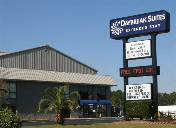 Daybreak Suites Extended Stay Дотан Екстериор снимка
